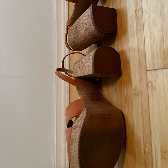 Spring/Summer Block Heel - Picture 2 of 2